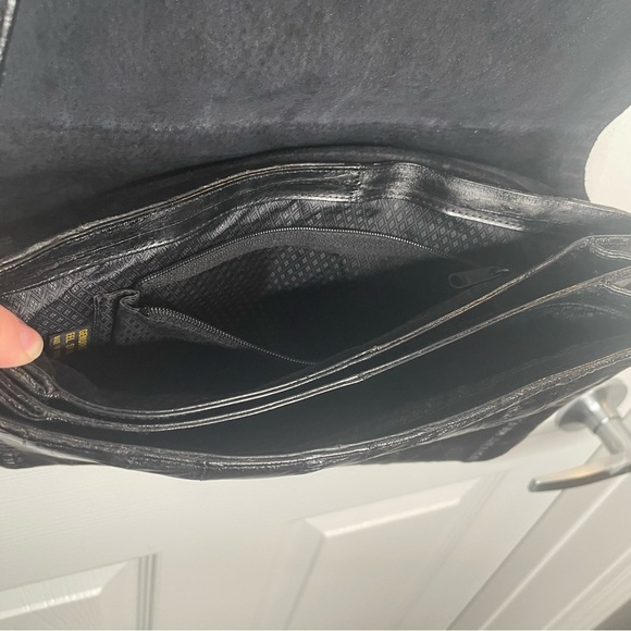 Vintage 60s/70s Genuine Eel Leather Shoulder Handbag in Black 11" X 7" X 1.5" - Picture 8 of 10